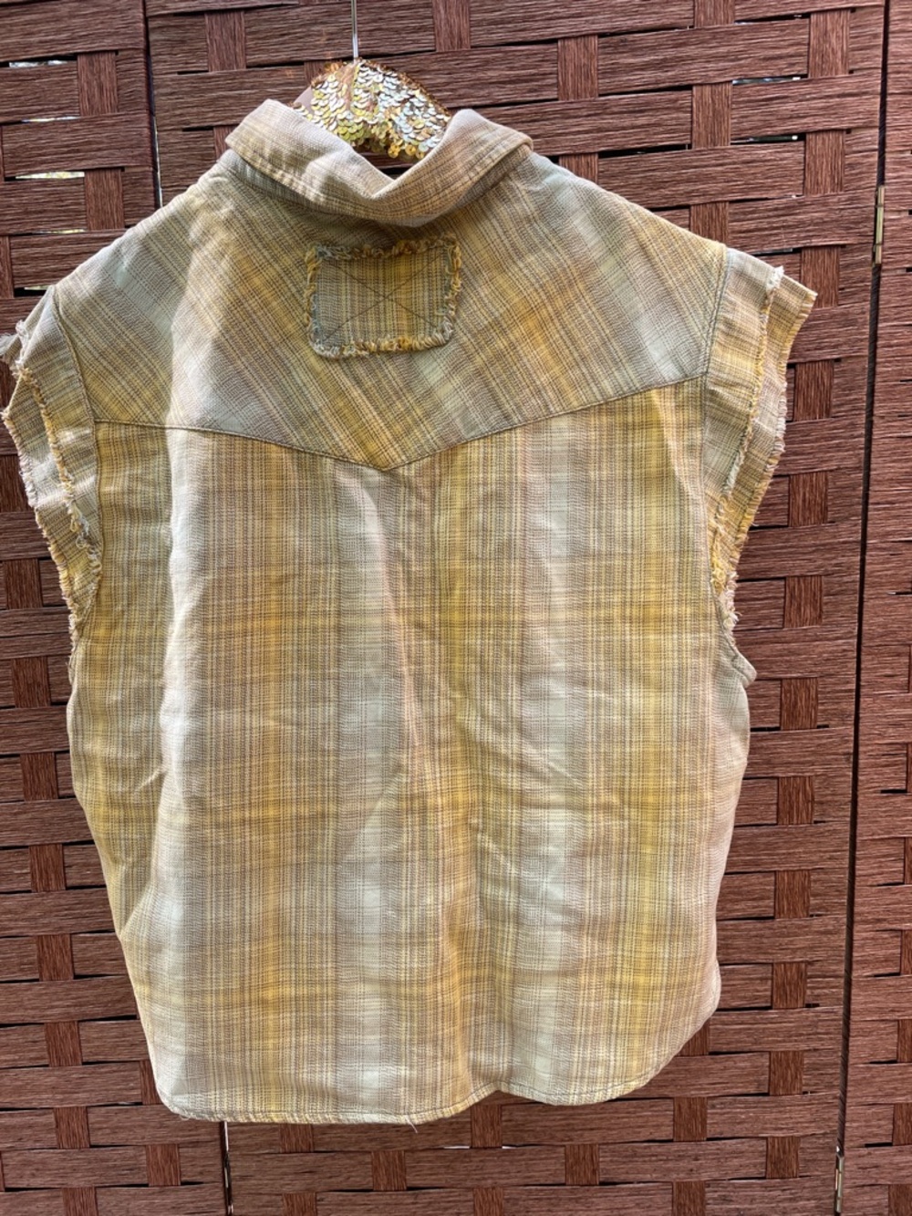 Sleeveless Plaid Button-Front Shirt - Yellow - Picture 7 of 8